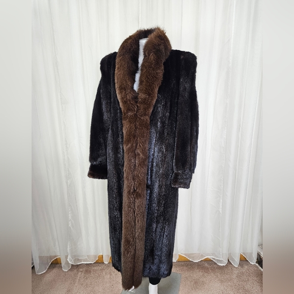 Vintage Jackets & Blazers - Gorgeous Two-Tone Brown Glam Mink Fur Coat With Bracelet Cuff Medium